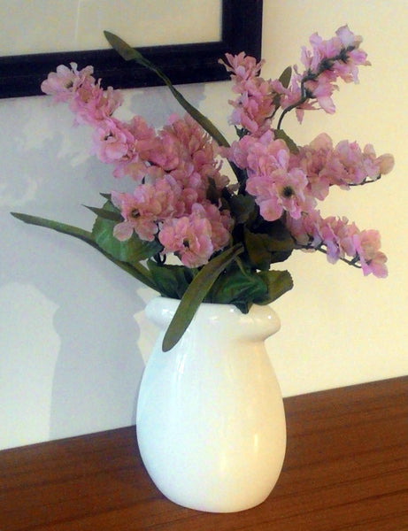 Ceramic Imported Vase in Midnight Black / Snow White 1 BHK Interiors