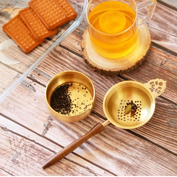 Antique Look Loose Leaf Tea Strainer in Brass & Wood with 